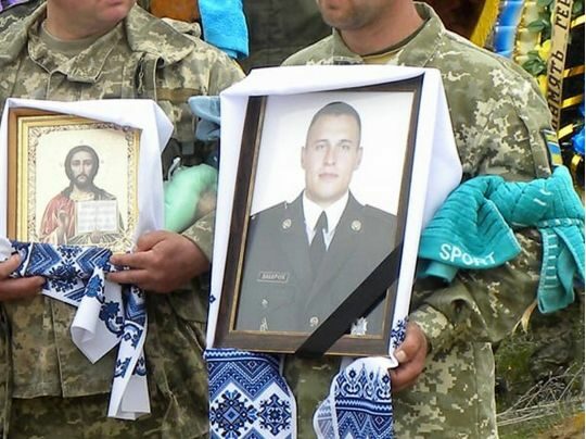 &laquo;Ромчику, сонечко моє, послухай, як&nbsp;пташечки співають&raquo;: на&nbsp;Вінниччині попрощались із&nbsp;Героєм