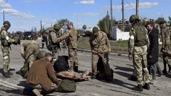 Капитуляция или операция по спасению? Что происходит на заводе &laquo;Азовсталь&raquo;