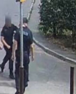 Бил мужчину по рукам и лицу: в Одессе патрульный ответит перед судом за превышение полномочий