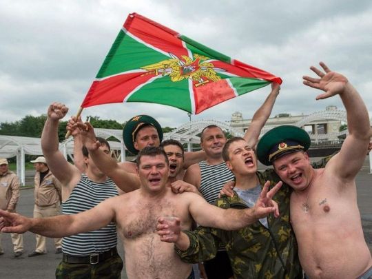 Винні горілка та&nbsp;війна: у&nbsp;росії закінчуються чоловіки