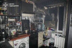 В Одессе из-за замыкания кондиционера вспыхнул пожар в квартире