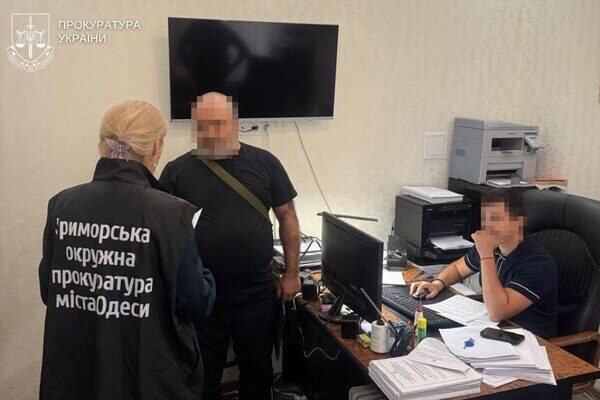 Вид на жительство за взятку: в Одессе разоблачили схему "продажи" документов