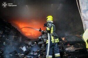 Масштабный пожар в Одесском районе: горел рынок "7-й километр"