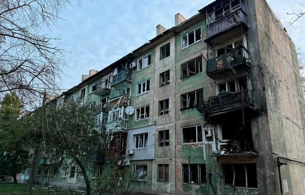Окупанти вдарили по&nbsp;Лозовій на&nbsp;Харківщині: бомба пролетіла 130&nbsp;км
