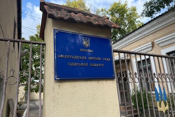 Три гектара смрада: в Одесской области канализационные стоки загрязнили землю