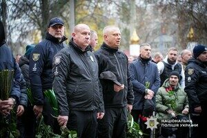 Погиб на востоке Украины: в Одессе простились с полицейским Николаем Яковенко