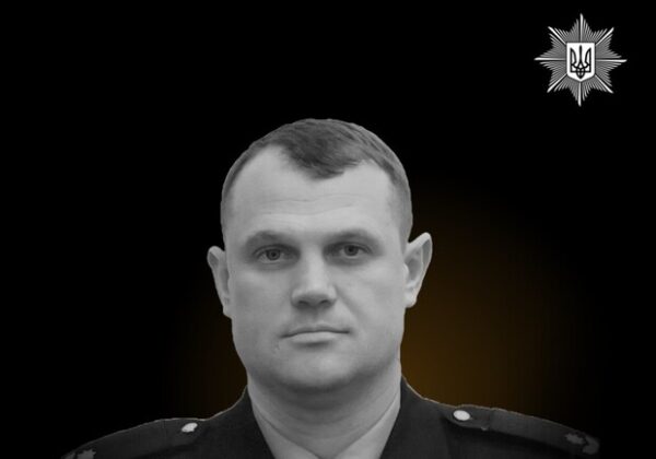 Погиб на востоке Украины: в Одессе простились с полицейским Николаем Яковенко