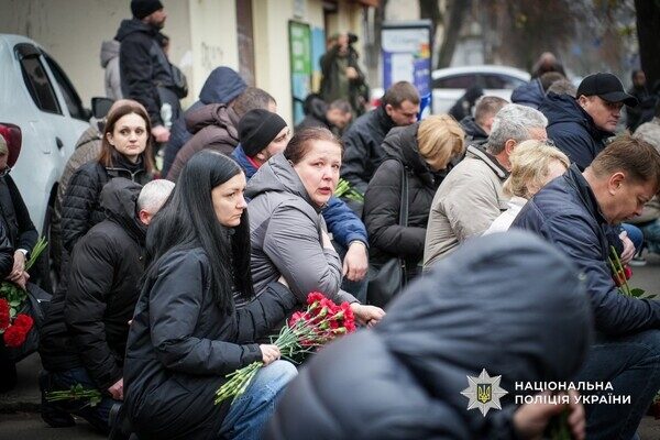 Погиб на востоке Украины: в Одессе простились с полицейским Николаем Яковенко