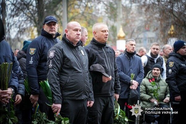 Погиб на востоке Украины: в Одессе простились с полицейским Николаем Яковенко