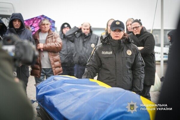 Погиб на востоке Украины: в Одессе простились с полицейским Николаем Яковенко