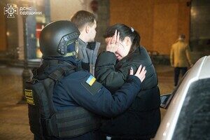 Пожар в доме и повреждение лицея: последствия вечернего обстрела Одессы