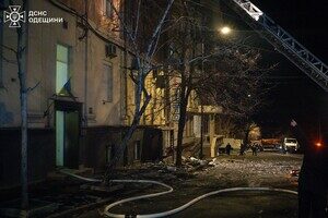 Пожар в доме и повреждение лицея: последствия вечернего обстрела Одессы