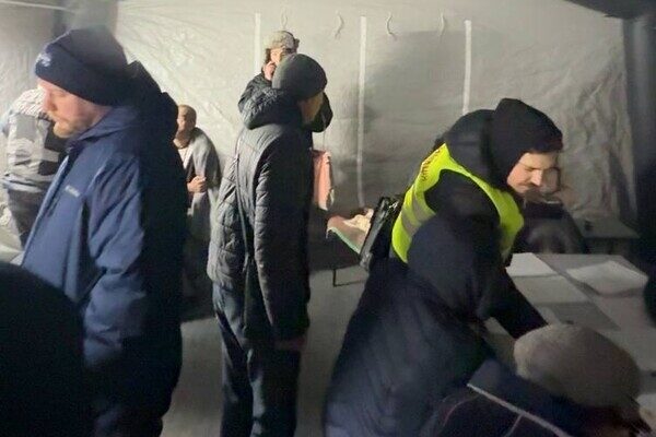 В Одессе БпЛА попали в многоэтажки: среди пострадавших дети, в том числе младенец