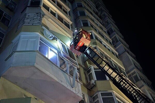 Ночной удар по Одессе: часть города без света, есть повреждение дома