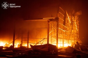 Загорелся промышленный объект: последствия ночной атаки БпЛА на Одессу