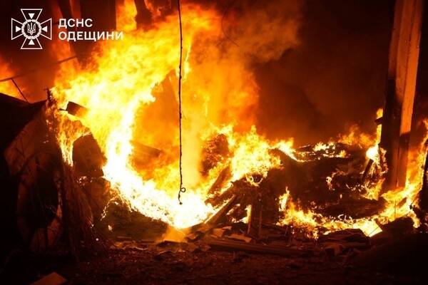 Ночной обстрел Одессы: под ударом оказался промышленный объект