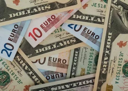 Курсу долара до середини березня прогнозують стабілізацію